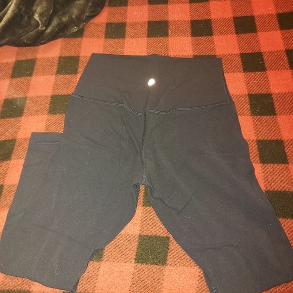 Lululemon - Picture 3 of 3